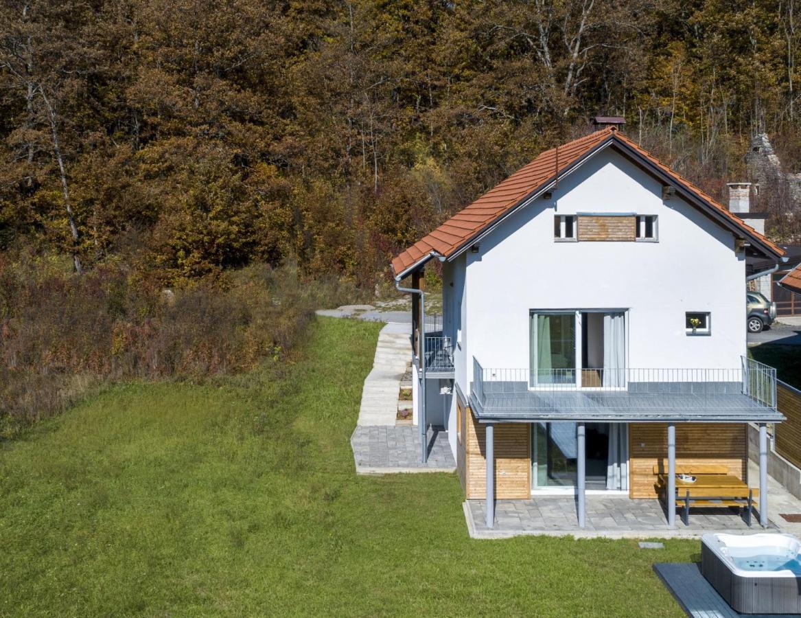 Velebit Lodge Lovinac  Εξωτερικό φωτογραφία